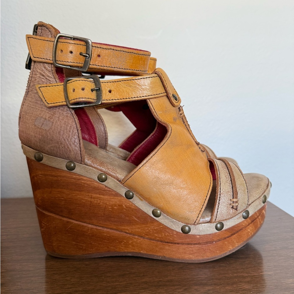 LIKE NEW Bed Stu Princess Wedge Mustard Yellow (Cafe Latte Lux)